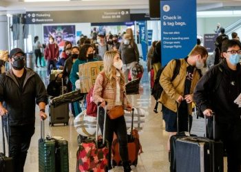 Airports vary on mask guidance following court ruling