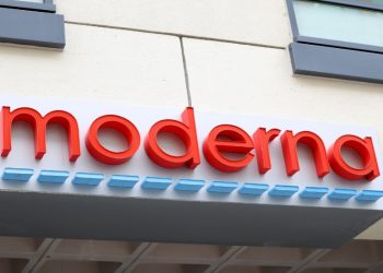 Moderna: Dual variant booster with beta more effective against omicron than current formula