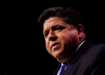 Illinois governor lifts mask mandate for public transportation