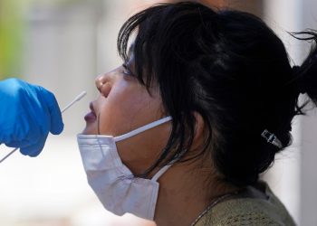 New COVID-19 variants raise limited worries of new spikes