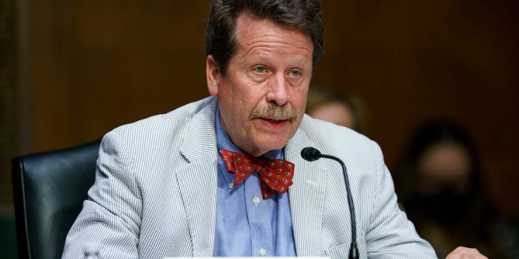 Panel recommends leadership overhaul at FDA food program