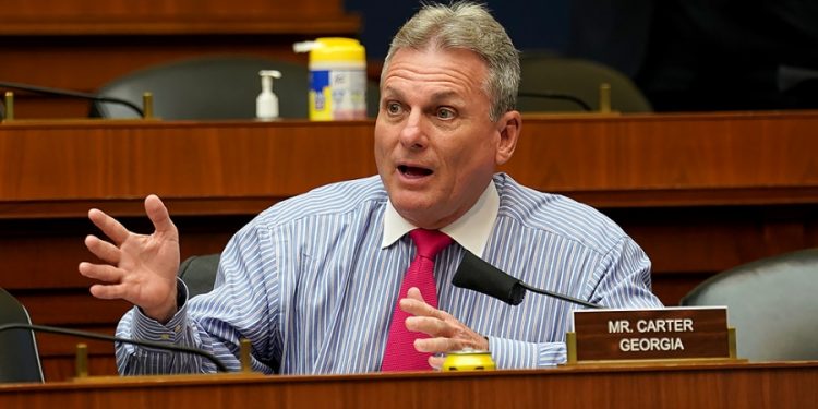 Bipartisan lawmakers push bills to increase domestic pharmaceutical production