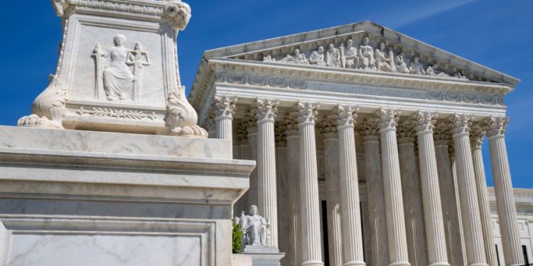 Reproductive rights group urges Ohio prosecutor to drop criminal charge against woman who miscarried
