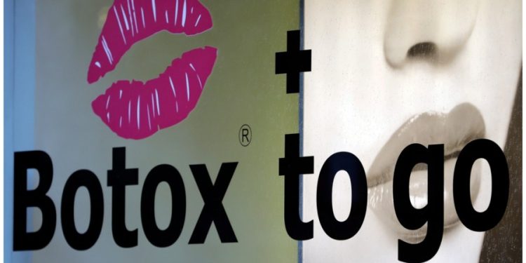 Consumer group presses for stronger Botox warnings
