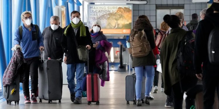 CDC adds Chicago, Miami to international traveler testing program