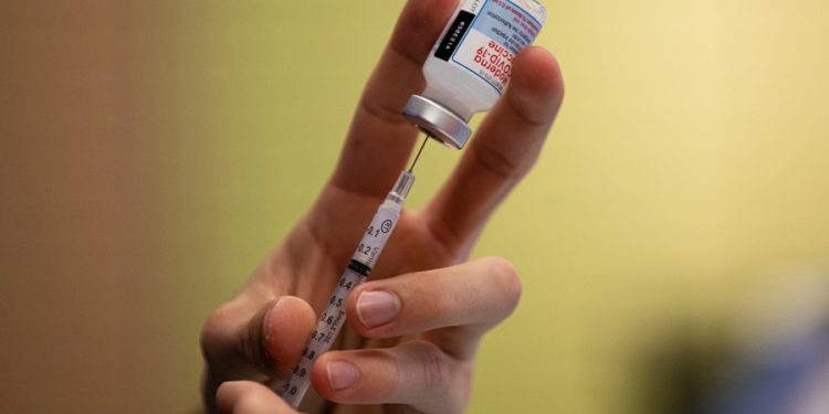 COVID vaccines can cut post-infection heart failure, blood clot risk: Research